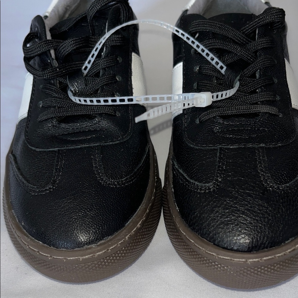 Flag Ltd Stylish Black and White Kids Sneakers - Picture 7 of 12